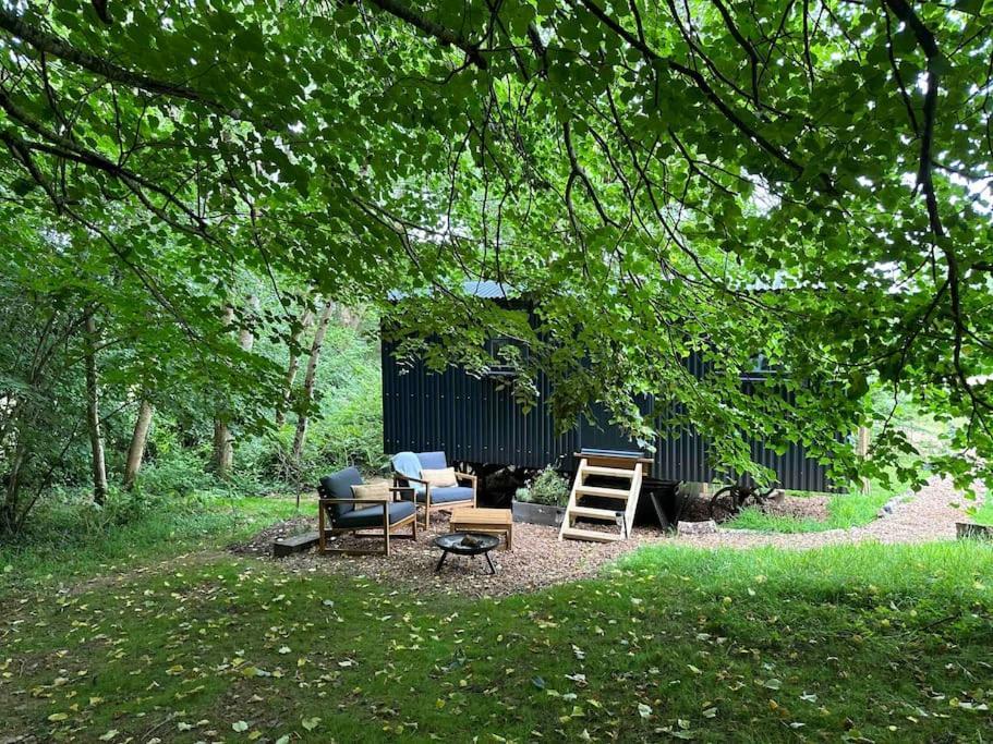 Cornwall Woodland Shepherd'S Hut Deirdres Hut Bodmin Zewnętrze zdjęcie
