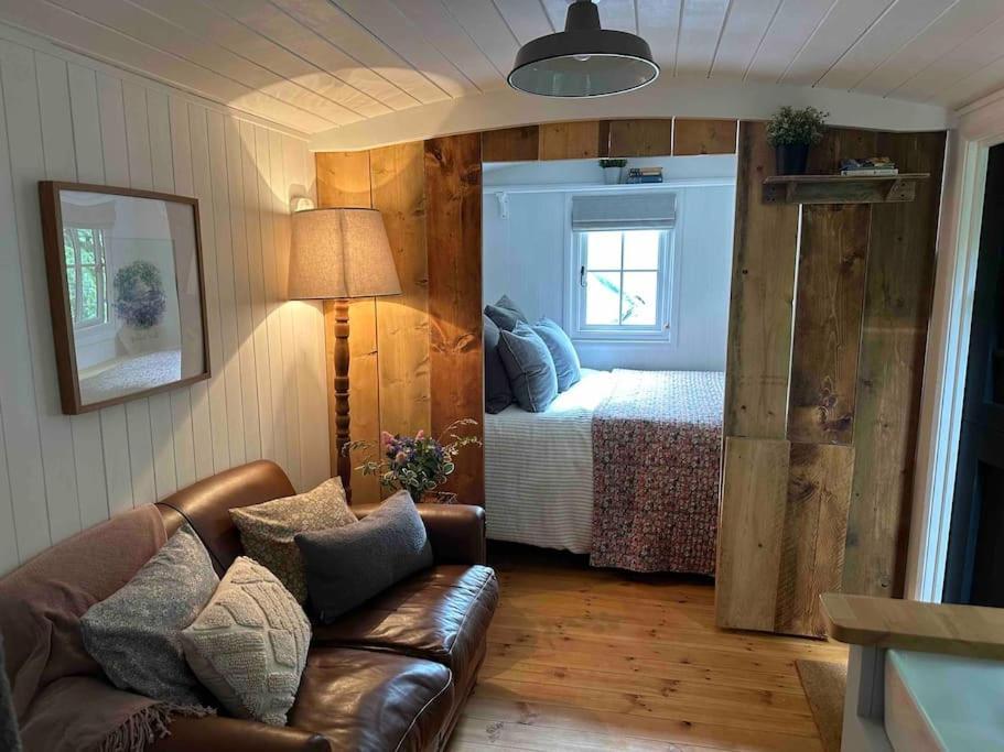 Cornwall Woodland Shepherd'S Hut Deirdres Hut Bodmin Zewnętrze zdjęcie