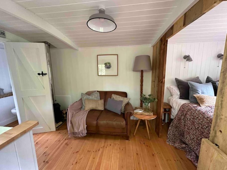 Cornwall Woodland Shepherd'S Hut Deirdres Hut Bodmin Zewnętrze zdjęcie